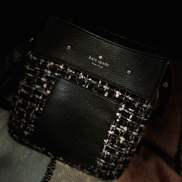 Kate Spade ♠️ Bucket Purse - Picture 3 of 6